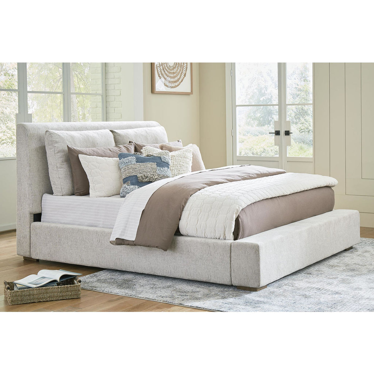 Cabalynn Upholstered Bed